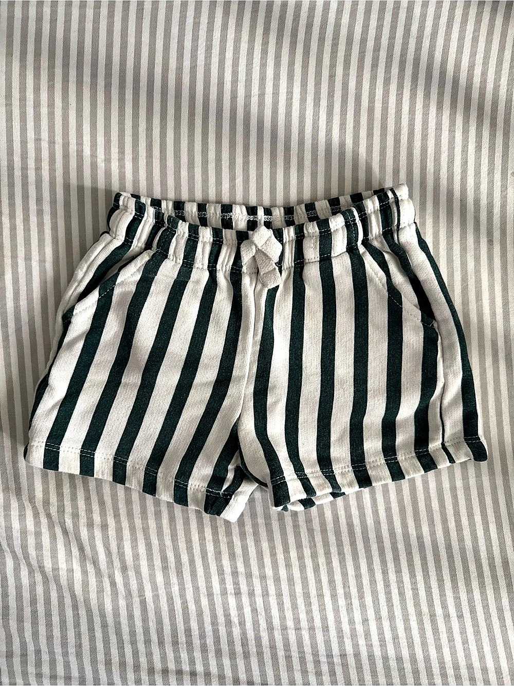 Zara Striped Shorts in Green & White Size 18M